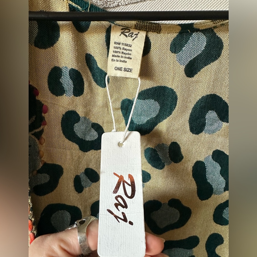 Brand new full body “Raj” cardigan. Thin material, very soft nice pattern.